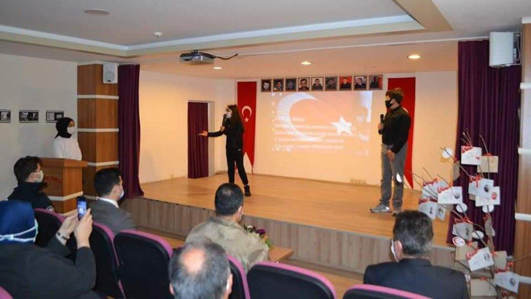 İlçemizde, 12 Mart İstiklal Marşı'nın Kabulü ve Mehmet Akif Ersoy'u Anma Günü Programı yapıldı.